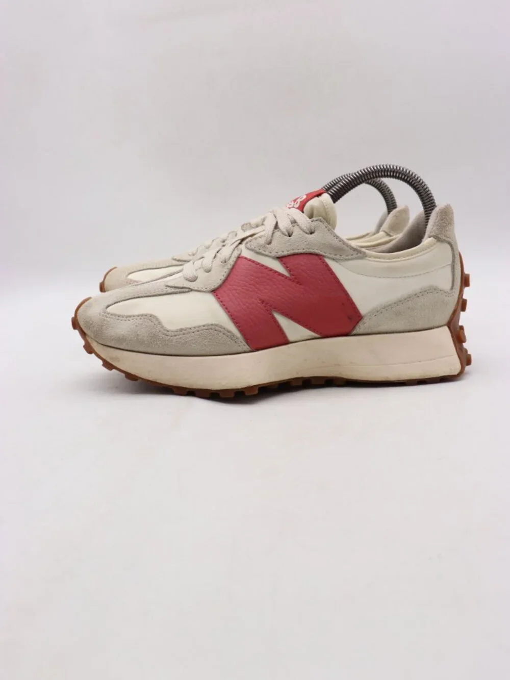 New Balance 327 Women's Size 8 B Moonbeam Astro Dust Suede Sneakers U327LV